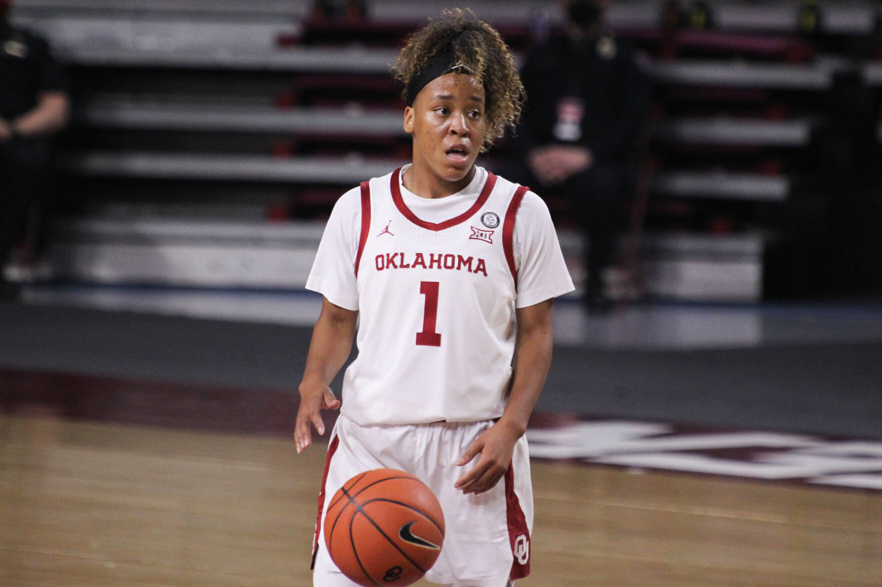 Freshman Guard Navaeh Tot